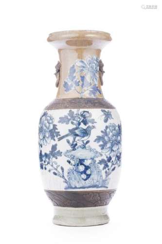 CHINE Nankin XIX ème \nVase balustre en porcelaine …