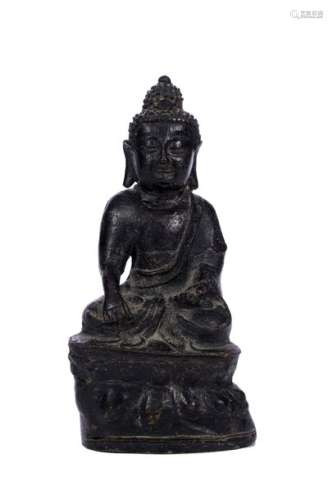 CHINE époque MING \nBouddha Shakyamuni en bronze à …