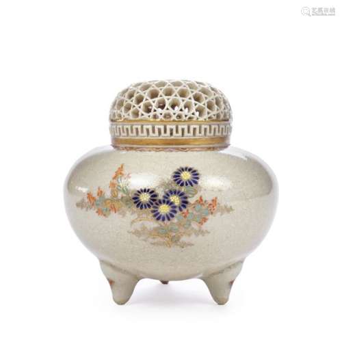 JAPON XIX ème \nBrûle parfum tripode en porcelaine …
