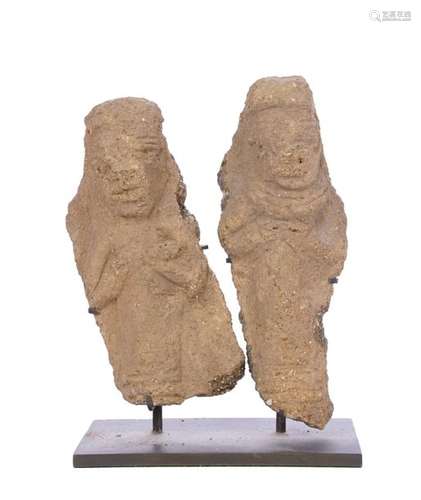 Deux petites figurines \nTerre cuite orangée \nNok, …