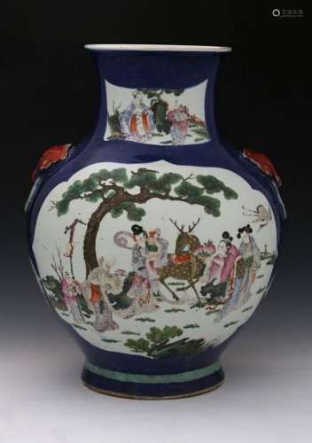 CHINE Vers 1900 IMPORTANT VASE HU en porcelaine et…