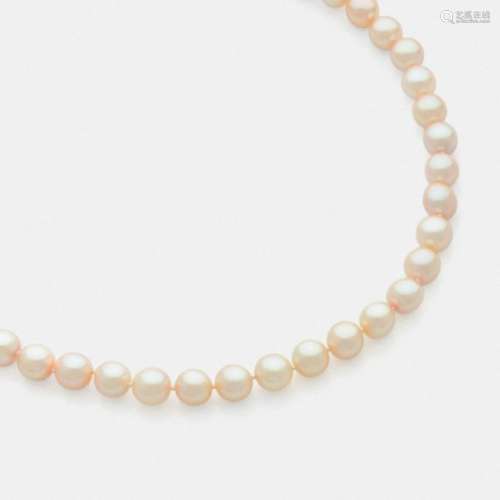 CULTURAL PEARL NECKLACEIt is composed of cultured …