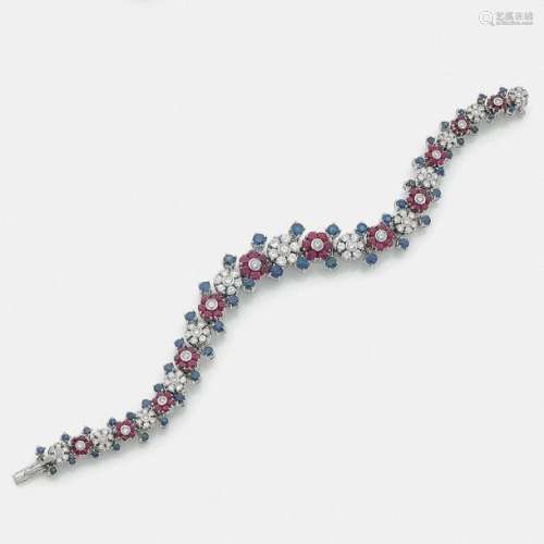 1970's MARGUERITIESBRACELETIt is composed of falli…