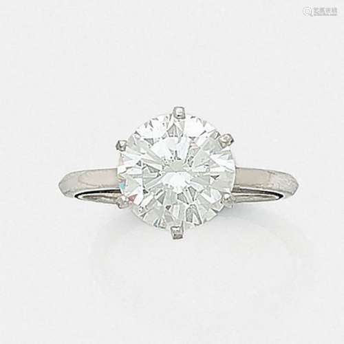 SOLITARY DIAMOND RINGShe is adorned with a brillia…