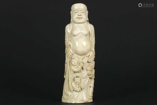 Oude Chinese sculptuur in ivoor \