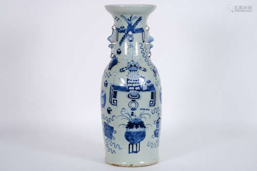 Antieke Chinese vaas in (celadon) porselein met ee…