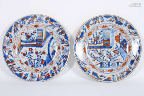 Paar achttiende eeuwse Chinese borden in porselein…