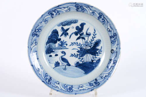 Chinese schaal in porselein met een blauwwit decor…