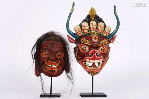 Lot van twee Tibeto Nepalese boeddhistische masker…