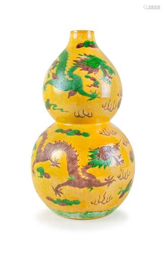 YELLOW AND GREEN CALABASH DRAGON VASE