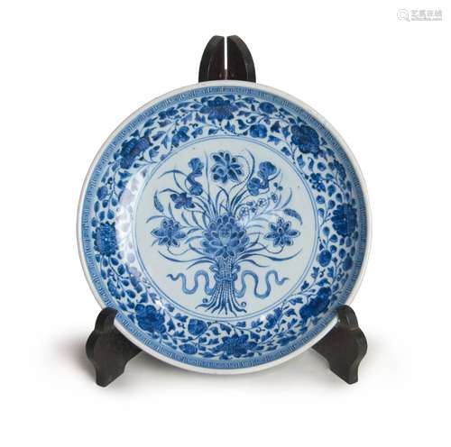 A CHINESE BLUE AND WHITE PLATE