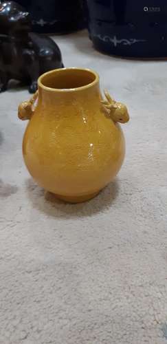 QING DYN YELLOW DRAGON DEER HANDLE VASE