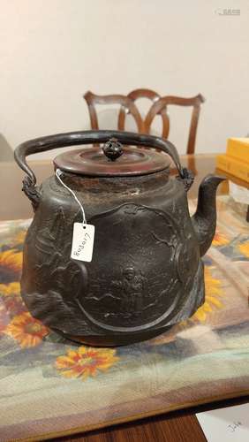 (BOSS HOME)JAPANESE IRON TEAPOT (BELL SHAPE)