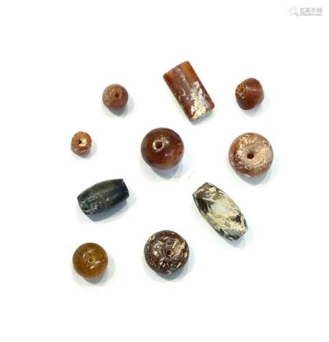 GROUP OF TEN ANCIENT NEAR ESATERN AGATE BEANS
