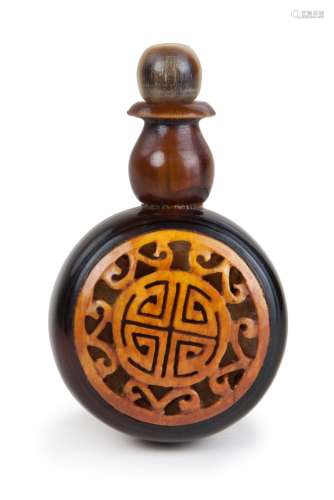 CHINESE CARVED HORN AND BONE SNUFF BOTTLE