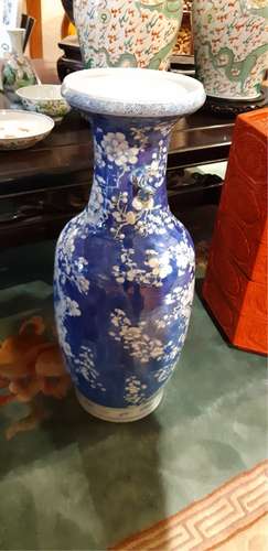 LARGE BLUE AND WHITE BLOSSOM VASE WITH BRANCH HAND