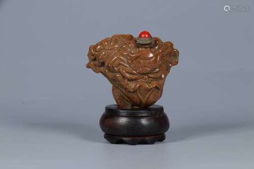 A LAPIS SNUFF BOTTLE WITH ROSEWOOD BASE, LATE QING PERIOD