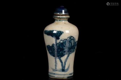 A BLUE AND WHITE MOLDED 'LANDSCAPE' PORCELAIN SNUFF BOTTLE