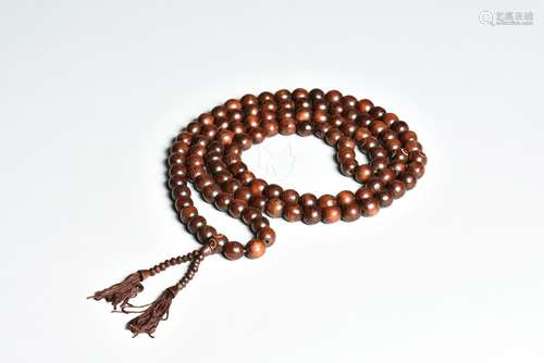 STRAND OF 108 WOOD BEADS PRAYER NECKLACE