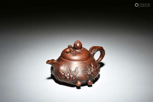 YIXING ZISHA 'PEACHES' TEAPOT