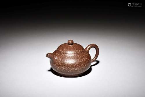 GU HONGLIAN: YIXING ZISHA TEAPOT