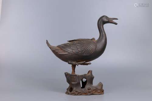 A BRONZE GOOSE-SHAPED CENSER WITH LID