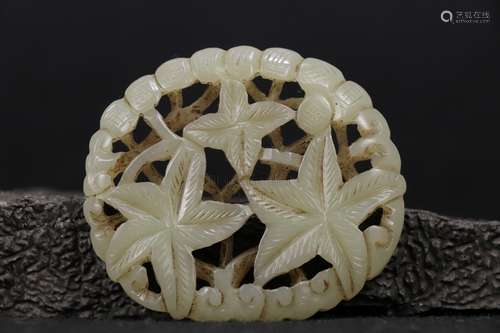 A WHITE JADE OPENWORK 'FLORAL' PLAQUE