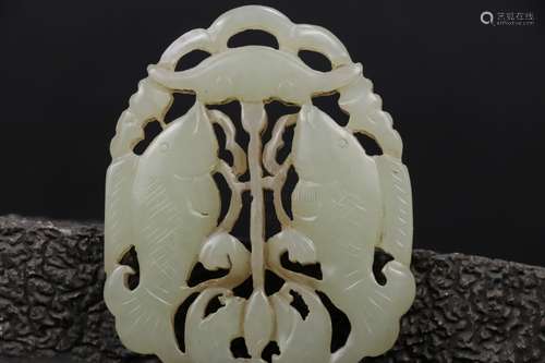 A WHITE JADE OPENWORK 'DOUBLE-FISH' PLAQUE