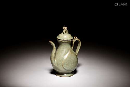 YAOZHOU WARE WINE EWER WITH LID