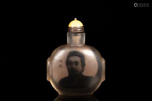 A INSIDE-PAINTED GLASS SNUFF BOTTLE