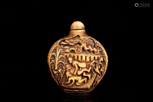 A CARVED SNUFF BOTTLE