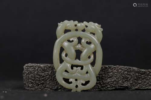 A WHITE JADE OPENWORK 'DOUBLE-FISH' PLAQUE