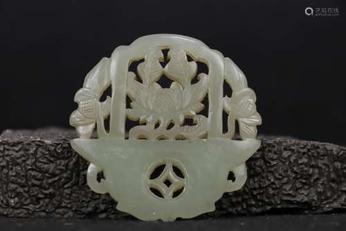 A WHITE JADE OPENWORK 'FLOWER' PLAQUE