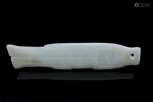 A WHITE JADE CARVING OF FISH PLAQUE