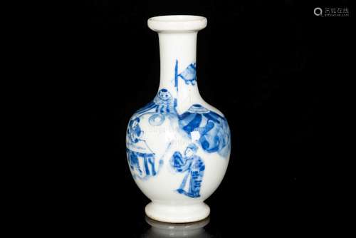 A SMALL BLUE AND WHITE BALUSTER VASE