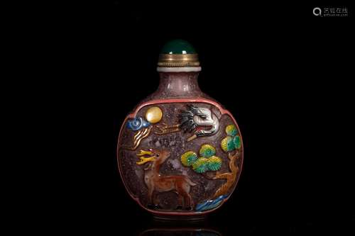 A 'CRANE AND DEER' OVERLAY SNUFF BOTTLE