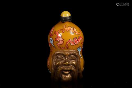 A YELLOW GROUND DOUBLE-GOURD SNUFF BOTTLE