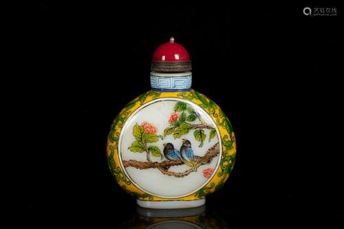 A 'FLOWER AND BIRD' SNUFF BOTTLE