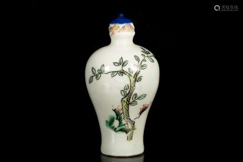 A FAMILLE ROSE MOLDED 'FIGURAL' PORCELAIN SNUFF BOTTLE