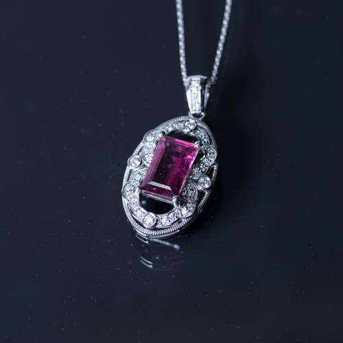 A RUBELLITE TOURMALINE & DIAMOND NECKLACE, AIG