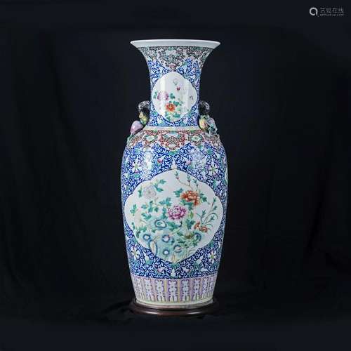 A LARGE FAMILLE ROSE 'FLOWER' VASE