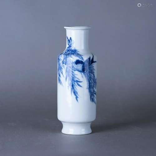 A BLUE AND WHITE ROULEAU VASE