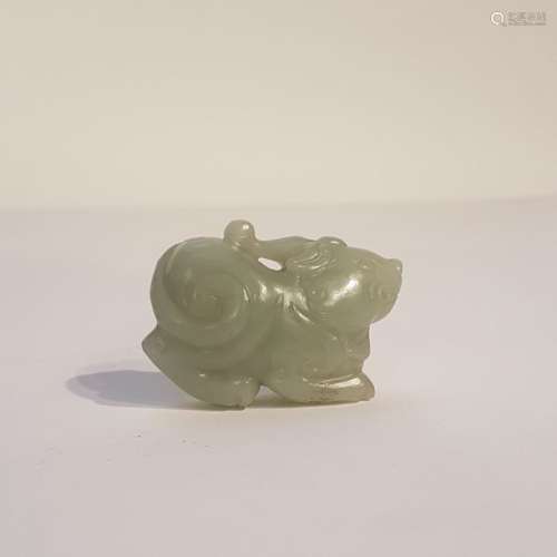 Zoomorphic figurine, China \nJade. \n \n4.5 x 6 cm