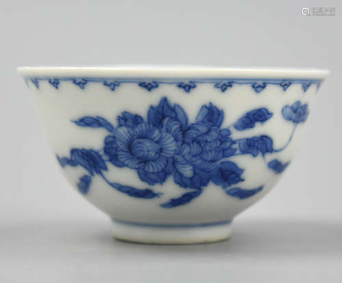 Chinese Small B & W Porcelain Cup, KangXi Period