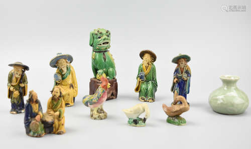 (10)Group of Chinese Figures& Waterpot, 19-20th C