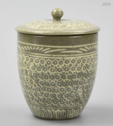 Korean Celadon Cup & Cover,17th C.