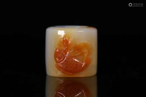 Qing dynasty agate niannianyouyu ring