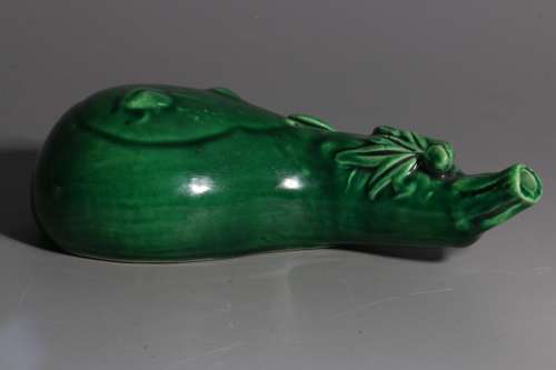 A Chinese Green Glazed Porcelain Water Dropper