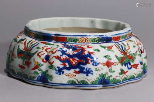 A Chinese Wu-Cai Glazed Porcelain Brush Washer