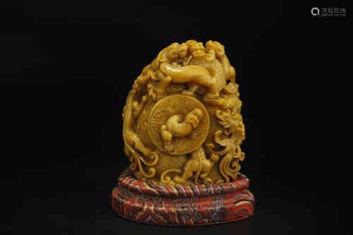 A Chinese Carved Shoushan Seal